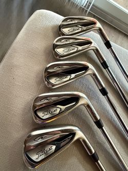Titleist iron set