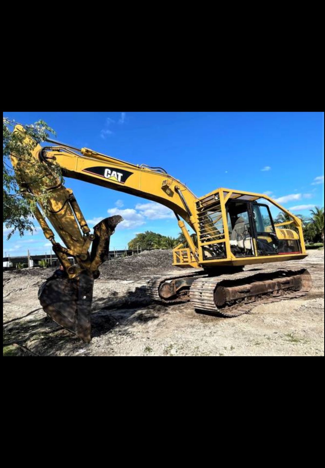 EXCAVATOR TRACTOR CATERPILLAR 320CL 2007 38’’ BUCKET