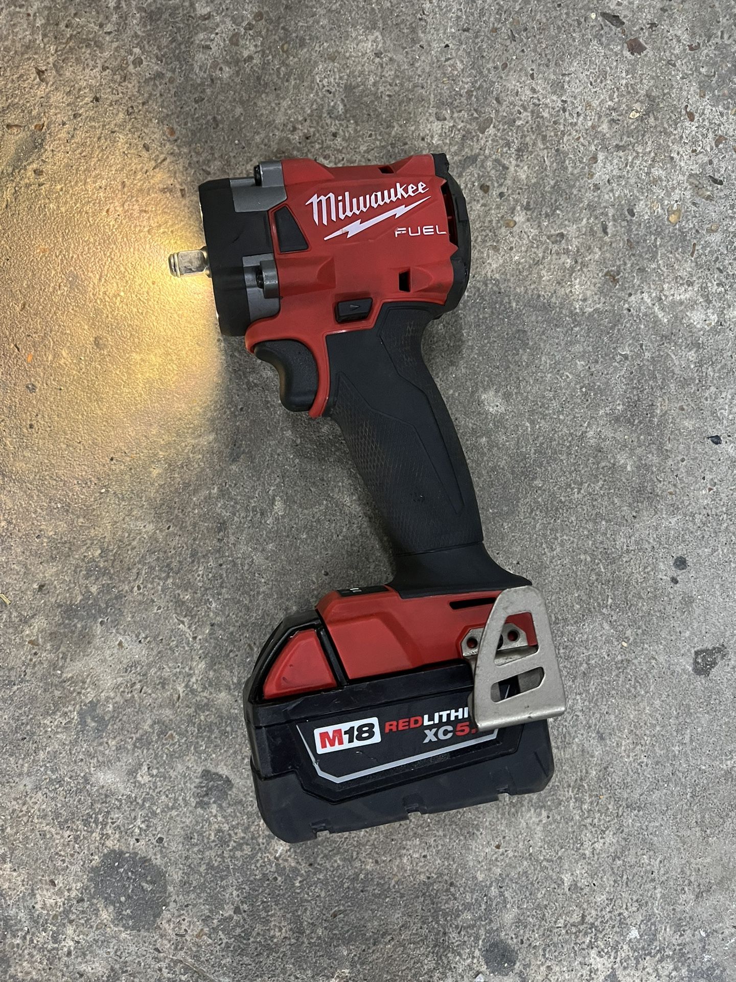 Milwaukee Fuel M18 3/8in Impact Wrench W/5.0