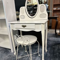 Girls Vanity and Stool