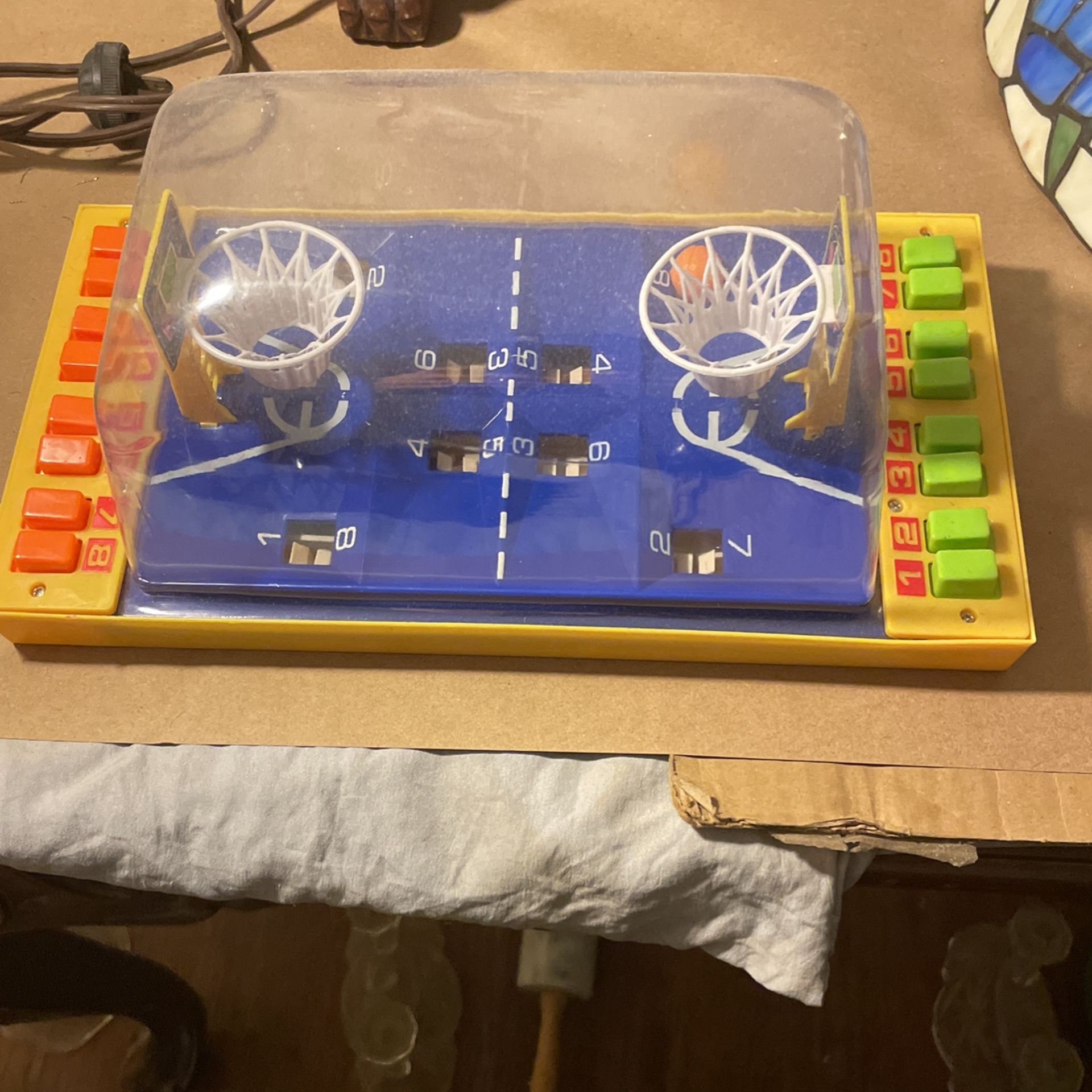 MINI BASKETBALL GAME VINTAGE 1980s