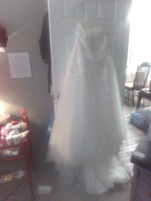 Wedding Dress Davids Bridal Size 20