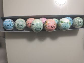 Assorted Scented Bath Bombs With Plaid Tray Decoration