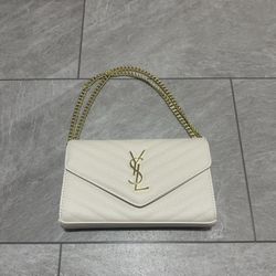YSL handbag slightly used, no stains, rips, or tears. It’s in like new condition. Selling for $350 or best offer 