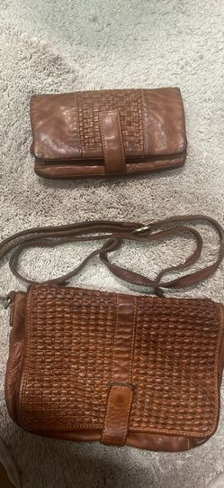 Matching Leather Wallet And Purse.