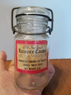 Vintage old fashioned licorice candy hinged jar