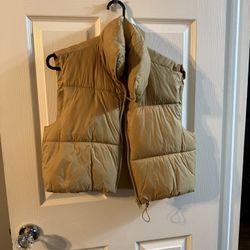 Cropped Puffer Vest