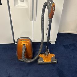 Nice Vacuum New!