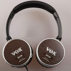 VOX AC 30 AMD Headphones W/ Built-in Guitar Amp!