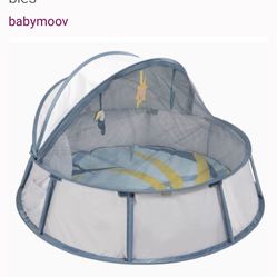 Babymoov playpen for the beach