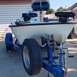 17.6 BASS BOAT Registered  With Trailer 50hp  2strroke Envinrude   Trolling  Motor Foot Controlled 2live Well Tanks New Impeller Water Pump ThermBolts