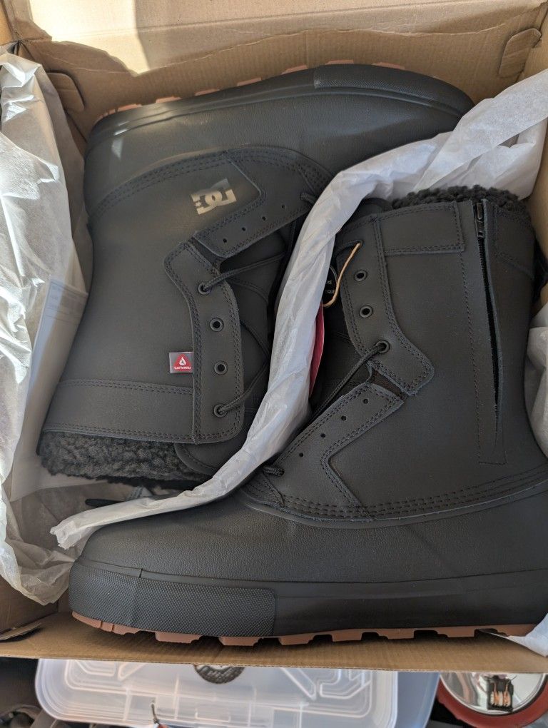 Brand-New Men's DC Reach Water-Resistant Snow Boots Size 13