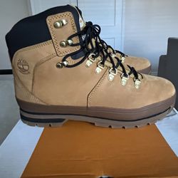 Women’s Timberlands Size 11