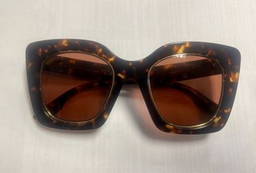 Bold Tortoise Oversized Gucci Glasses