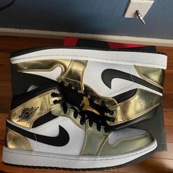 Jordan Retro 1 Mid Metallic Gold