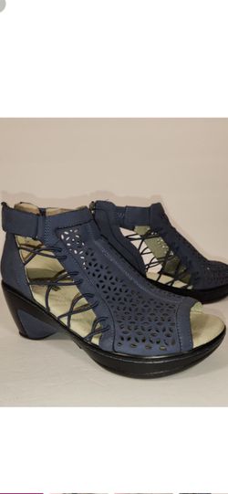 (1) Pair Size 8 JBU Memory Foam Sandal by JAMBU