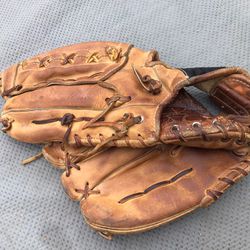 Wilson 13” Lefty Baseball Glove 