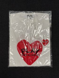 Sealed 100% authentic Comme Des Garcon CDG Play Double Heart Patch M