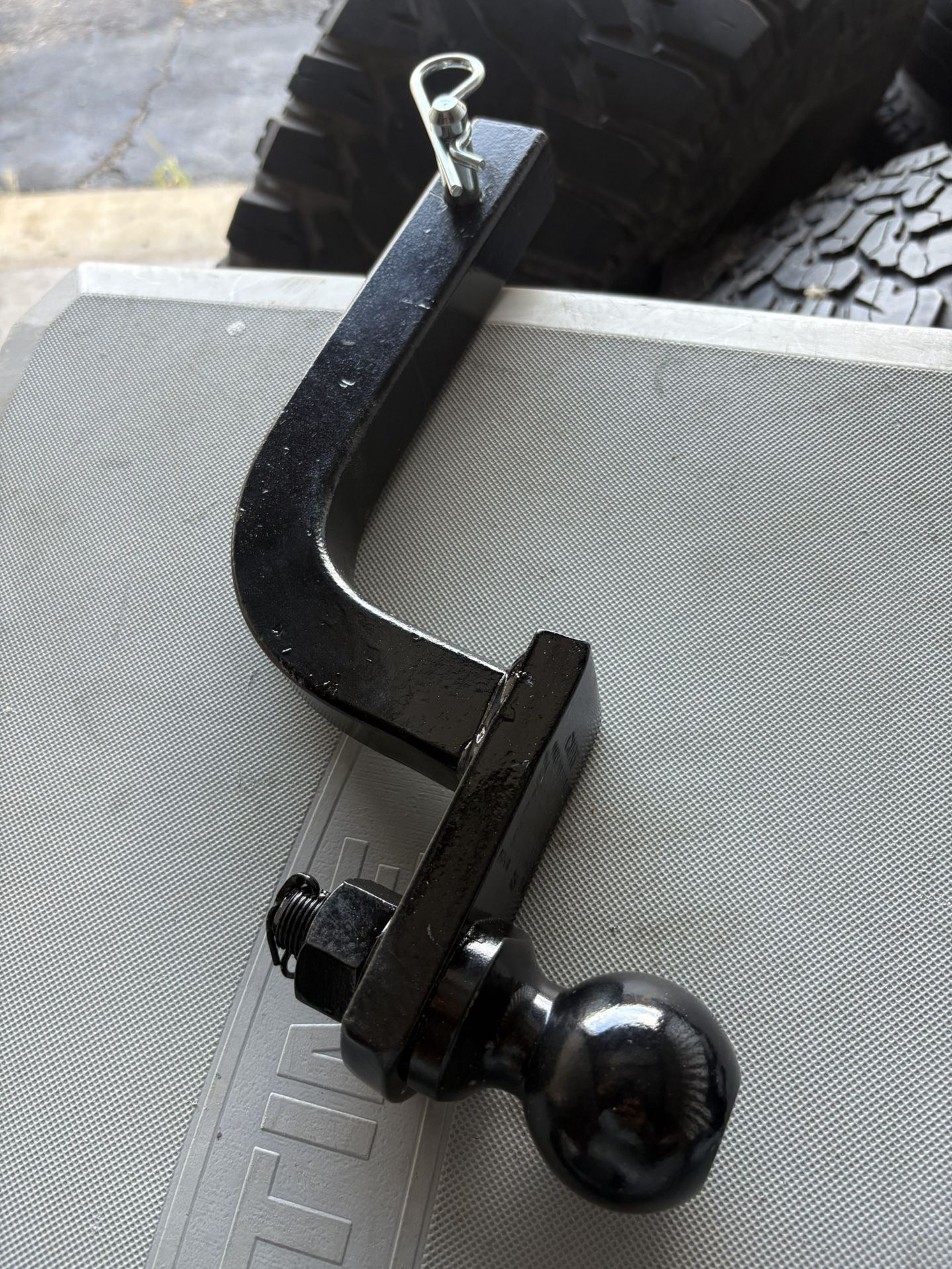 Curt Trailer Hitch And 2” Ball