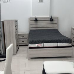 Queen Bedroom Set For Sale 