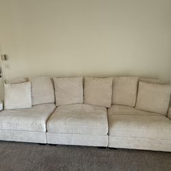 Beautiful Living Room - Like New