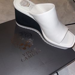 VINCE CAMUTO - NEW - Women Footwear 