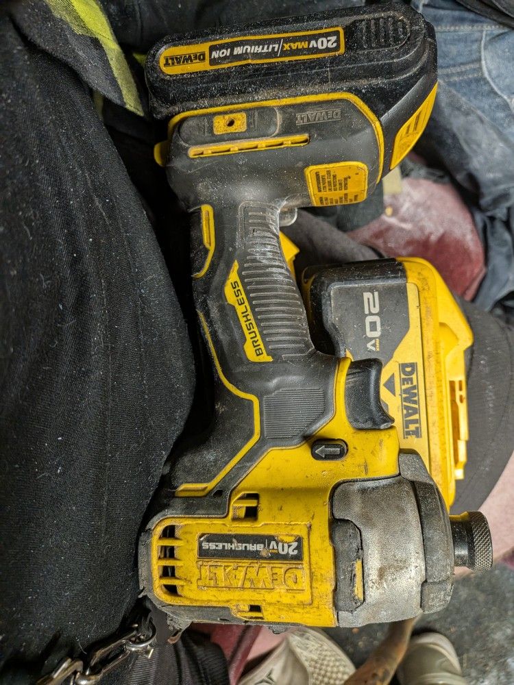 DeWalt Brushless XR impact wrench W/ Battery; 10AH Battery; 5AH Battery