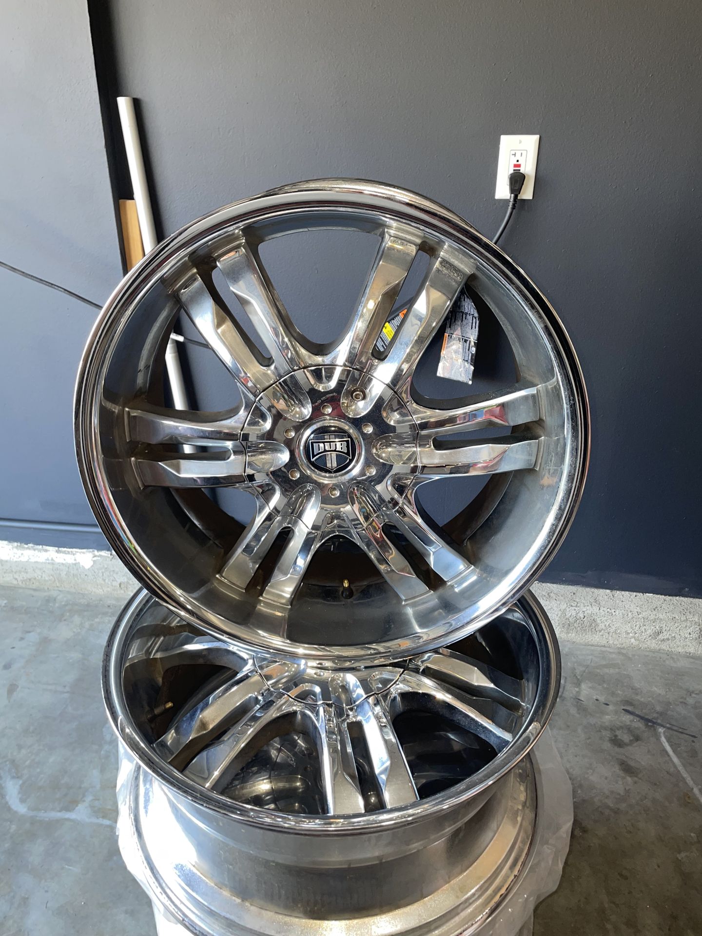 Dub Rim Ruffle 22” Chrome DUB Rims – Universal 10-Hole Bolt Pattern – Fits Many Cars ...