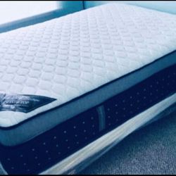Queen Size Mattress Double Pillow Top Medium  and FIRM 14”thick Brand New Comfort+Quality WE FINANCE  Delivery Available to all cities.( price 389.00