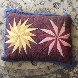 Pillow Cover With Pinwheel Appliqué