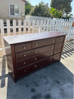 Free Furniture!! Curb Alert!