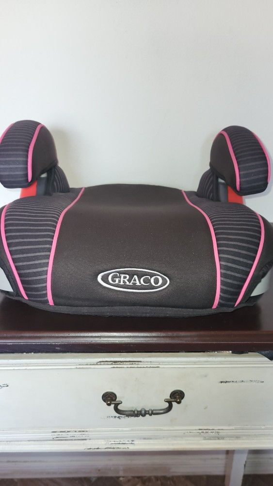 GRACO BOOSTER SEAT/CARSEAT FOR SALE 