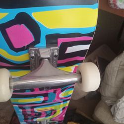 Blind logo Glitch White Skateboard 7.25"