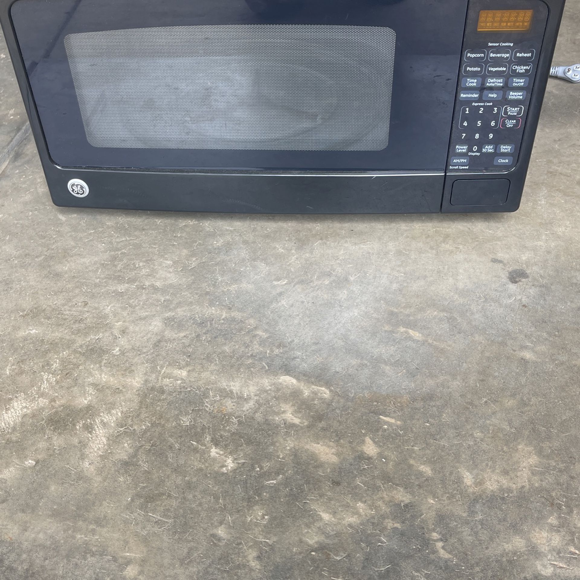 TOSHIBA Countertop Microwave Oven for Sale in Matthews, NC - OfferUp