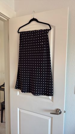 new never worn polka dot skirt