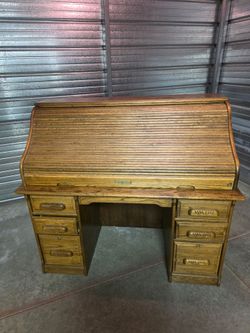 Roll top desk