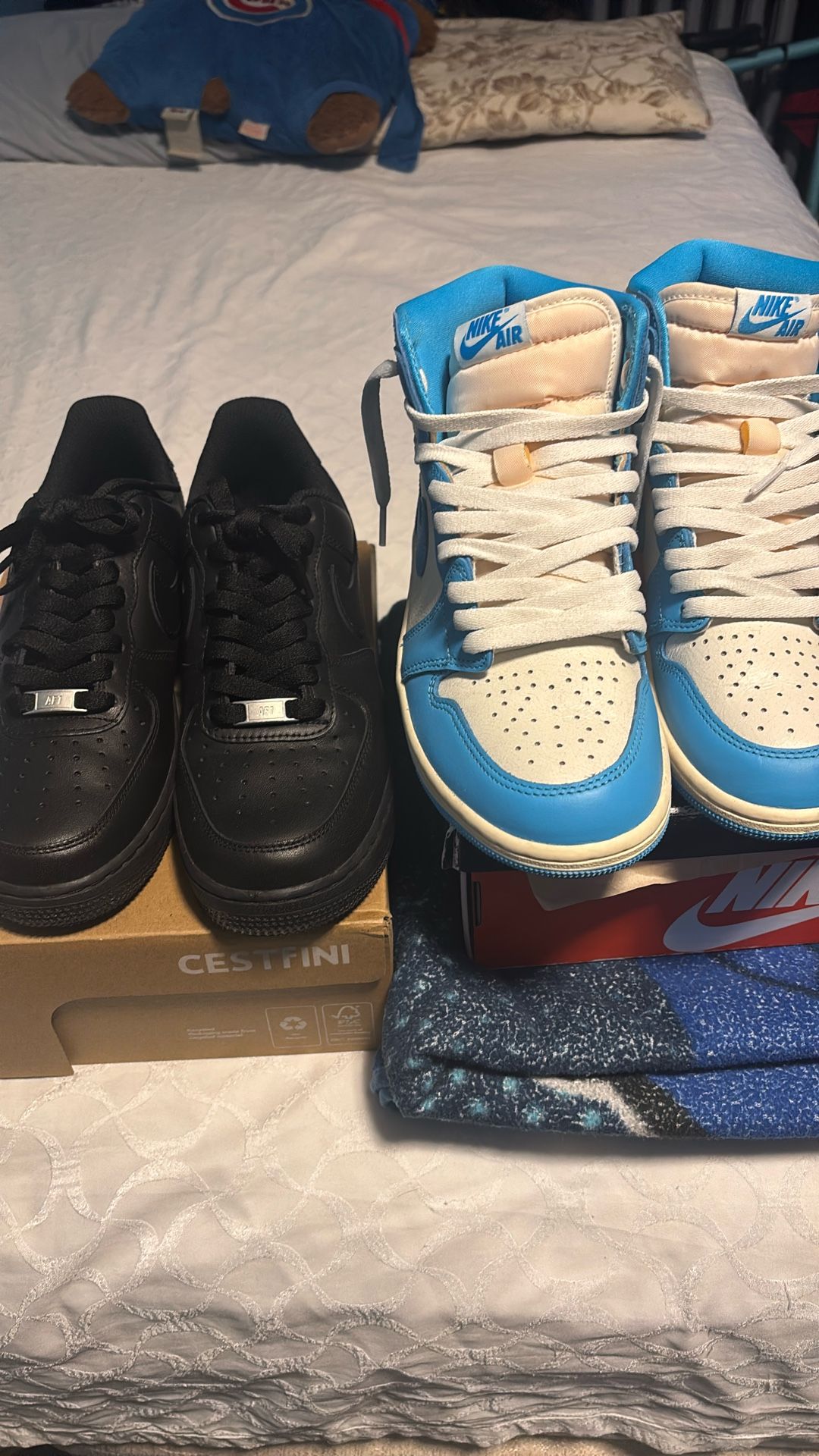 Nike Negros Y Nike Blancos Con Azul