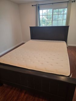 Queen size bed set with mattress