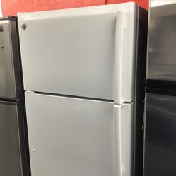 GE 17 Cu Ft Top And Bottom Fridge. 1 year Warranty 