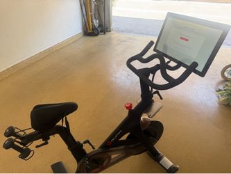 Peloton Bike (2021)