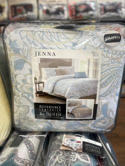 Queen Comforter Set 