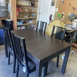 Dining Table And Chairs With Cushions 