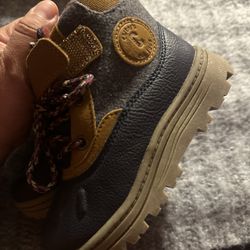 Carte’s toddler Snow boots 