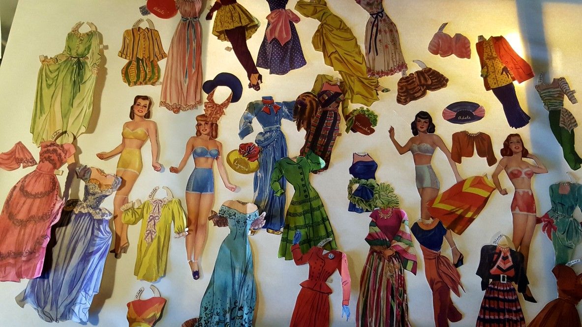 Lot of Antique Paper Dolls And outfits