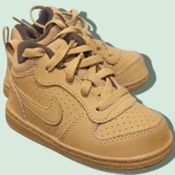 Nikes Size 5C Like  New 