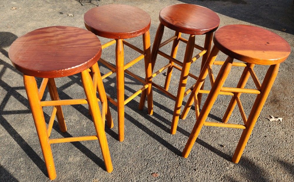 4-HEAVY DUTY WOODEN STOOLS