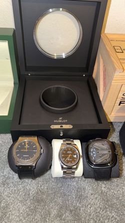 Rolex 36mm, Hublot 45mm, Seven Friday 45mm.