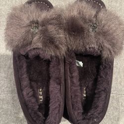 UGG Ansley Puff Bow Slipper or UGG Ansley Bow Slipper  Sz 4-5