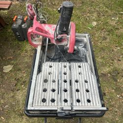 Husky 7 “ Tile Saw. 