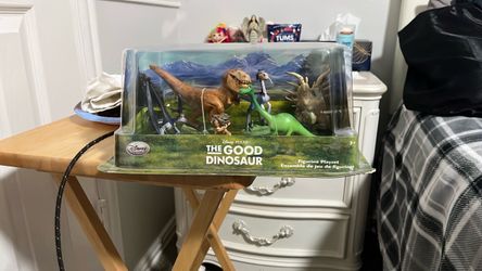 Disney The good dinosaur figurine playset